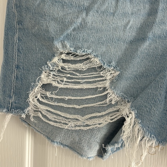 NWT Levi’s Light Blue Cut-Off Distressed Jean Shorts Size 20W - Picture 3 of 6